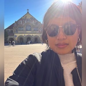 Meet your Posher, Carmie